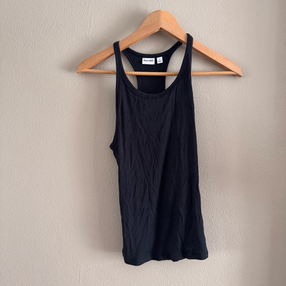 SUN‎ DEH Aritzia Ribbed Tank